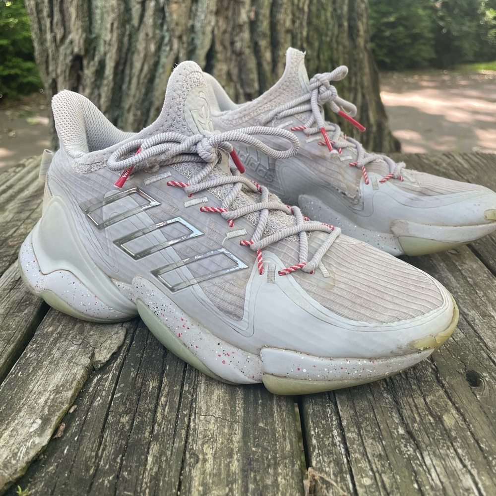 Kids play shows - Adidas Patrick Mahomes Shoes - Big kids size 4.5